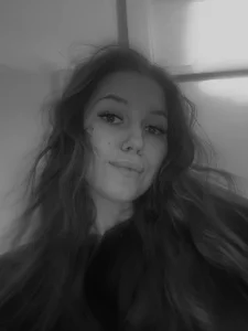 hello! im Lisa))) de NicholeFischman  2 Imagens
