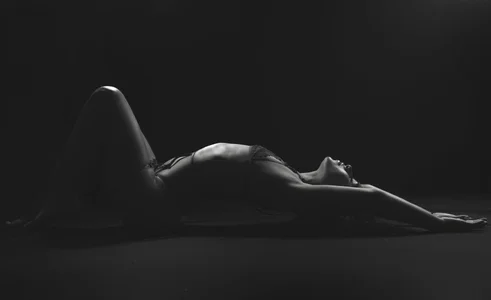 I’m your next obsession. Come closer and see what you’ve been missing. de ChelyBlake  Imagens