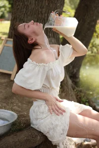 Cute_Auggie8Wet top hard nipples图片 2