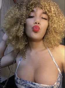 Vanetika_urgoddessxxx Vanetika in curly Pic 2