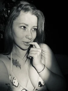 Annnet Dressed to Tease👄🤭😈 slika 2
