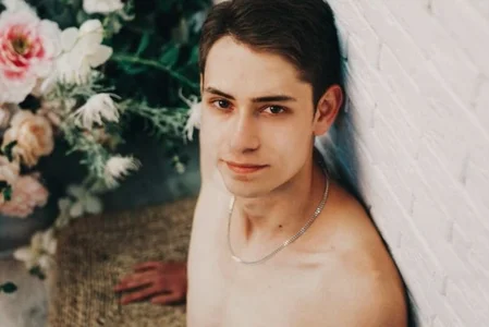 Vinsent_Frantlyy First photos in the studio টি ছবি