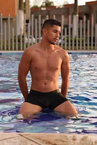 Aaronfox_x Free Day ♥ Take a shower in the pool Pic 4