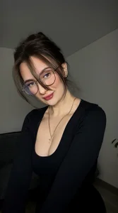 Luna_Raee My versatile life Pic