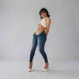 _zoe_bakerr Jean ✨ . fénykép