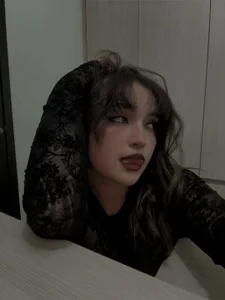 sara_cuteeyes Public Pic 8