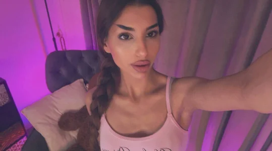 Honey de ZariaaVera  4 Imagens
