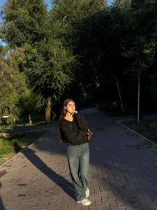 JenniferCasey Walk Pic 5