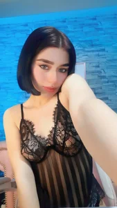 mily_thomson_b_ Public Foto 2