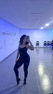 Samara_Hadi_ Dancing samy Immagine  4