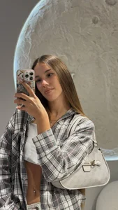 AshleighGrovier Public Pic 5