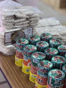 當志工發物資的小天使 de F888f  3 photos