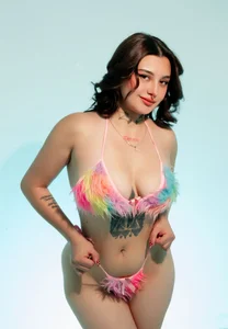 Ema_goddessのI dare you not to imagine me naked 🥵😈の 2枚の写真