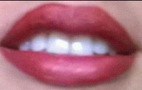 Alisson_brand kiss Foto