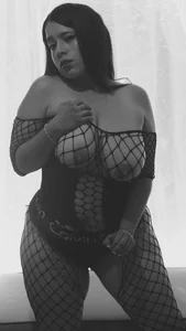 Josieskies_ BLACK AND WHITE 🫦 Hình 2