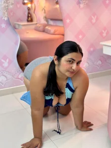 Public de MiaCurvvy  2 Imagens