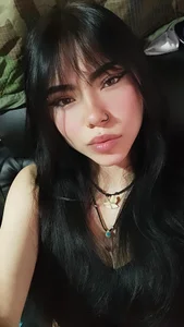 Roxanne_tay Kisses Foto