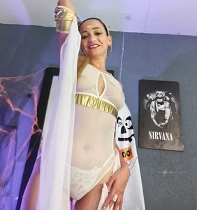 Luna18Pink Some photos on Halloween Pic 3