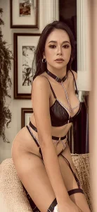 _hazel_moore_ latex Pic 2