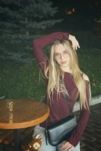 DebraSchneiderのMaybe I should go blonde again?の枚の写真