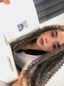 ZlatnaaYour favorite girl studying 💎 Bild