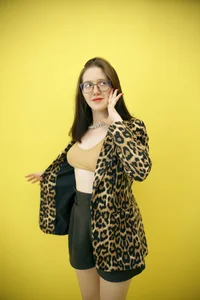 Charmy_GracyのStylish and charismatic in a jacket and underwearの 8枚の写真