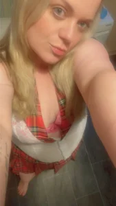 Piper_Milf_36 Public  6. fénykép