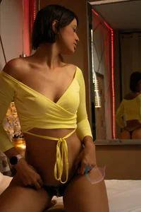 PamelaAddams_: Public ( 5 фото)