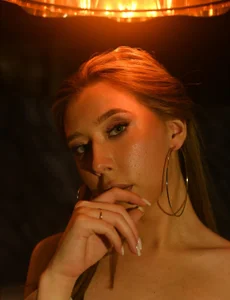 EthalBeeson Public Pic 5