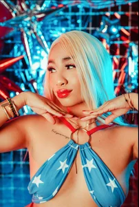 AuroraVelour Born to Shine (USA Edition) صورة  واحدة|AuroraVelour Born to Shine (USA Edition) صورتان|AuroraVelour Born to Shine (USA Edition)  7 صور|AuroraVelour Born to Shine (USA Edition)  7 صورة