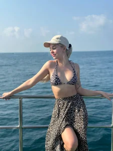 Tracy-Taylor my wonderful holiday Pic 5