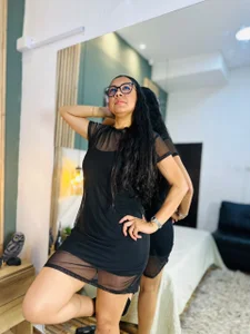 Chloe_Milf_ Public Immagine  3