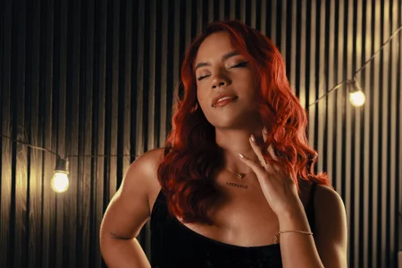 Im_Scarlett_ Every sip. every glance... a templation to resist 🍷 Fotka 2