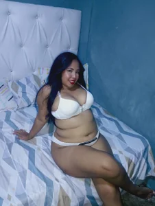 karimbrunette mis fotos slika 4