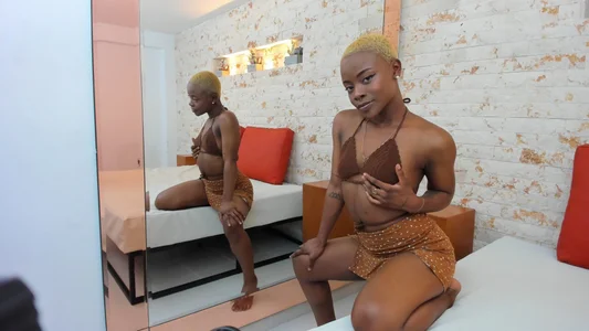 Miss_westt_ Public Gambar