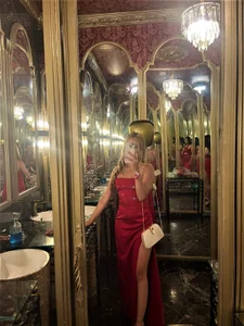 Lezy_: RED XMASS PARTY ( 2 фото)