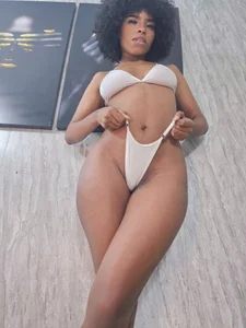 Nini_Beyker White 🤍 Pic 3