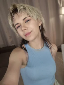 MadalynNosel hot body Pic 4