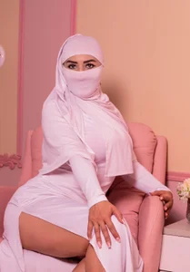 _jamiila Wet, warm, and waiting… 💋  2টি ছবি