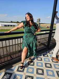 CurvaceousCourtneyUK Public Bilde 8