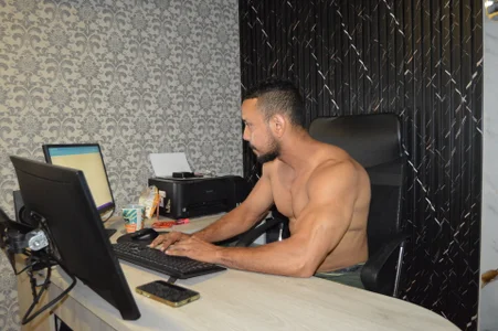 Ofice? de Thiago_Summers  2 Imagens