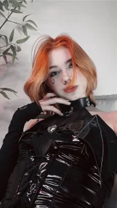 YumikoMoriのLittle Black Witch😁🖤の 5枚の写真