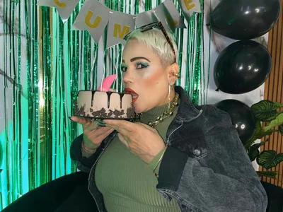 GianellaCox_ Happy 49th birthday to me♥ Εικόνα 3