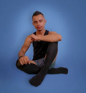 💙𝐁𝐥𝐮𝐞 𝐚𝐧𝐝 𝐛𝐥𝐚𝐜𝐤💙 de Anthonyhots  4 Imagens