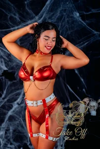 candyhot_tk I am your favorite trick or treat, and you can't choose just one. Billede 7