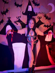 erika_ortiz happy hallowen Pic 2