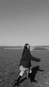 AlexaSven black and white love Pic 6