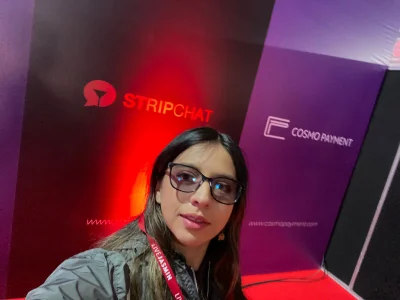 Maggie_Fox3 on el letrero de stripchat টি ছবি