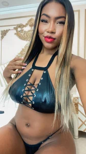 MiaPersie Public Pic 3