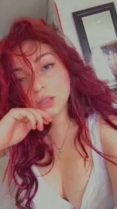 Lilith_magenta Me Kuva